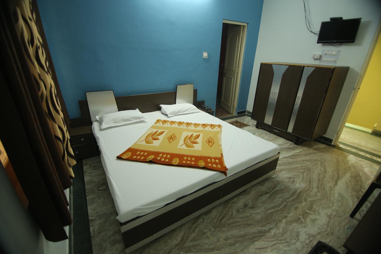 Hotel Madhusudan Rishīkesh Extérieur photo