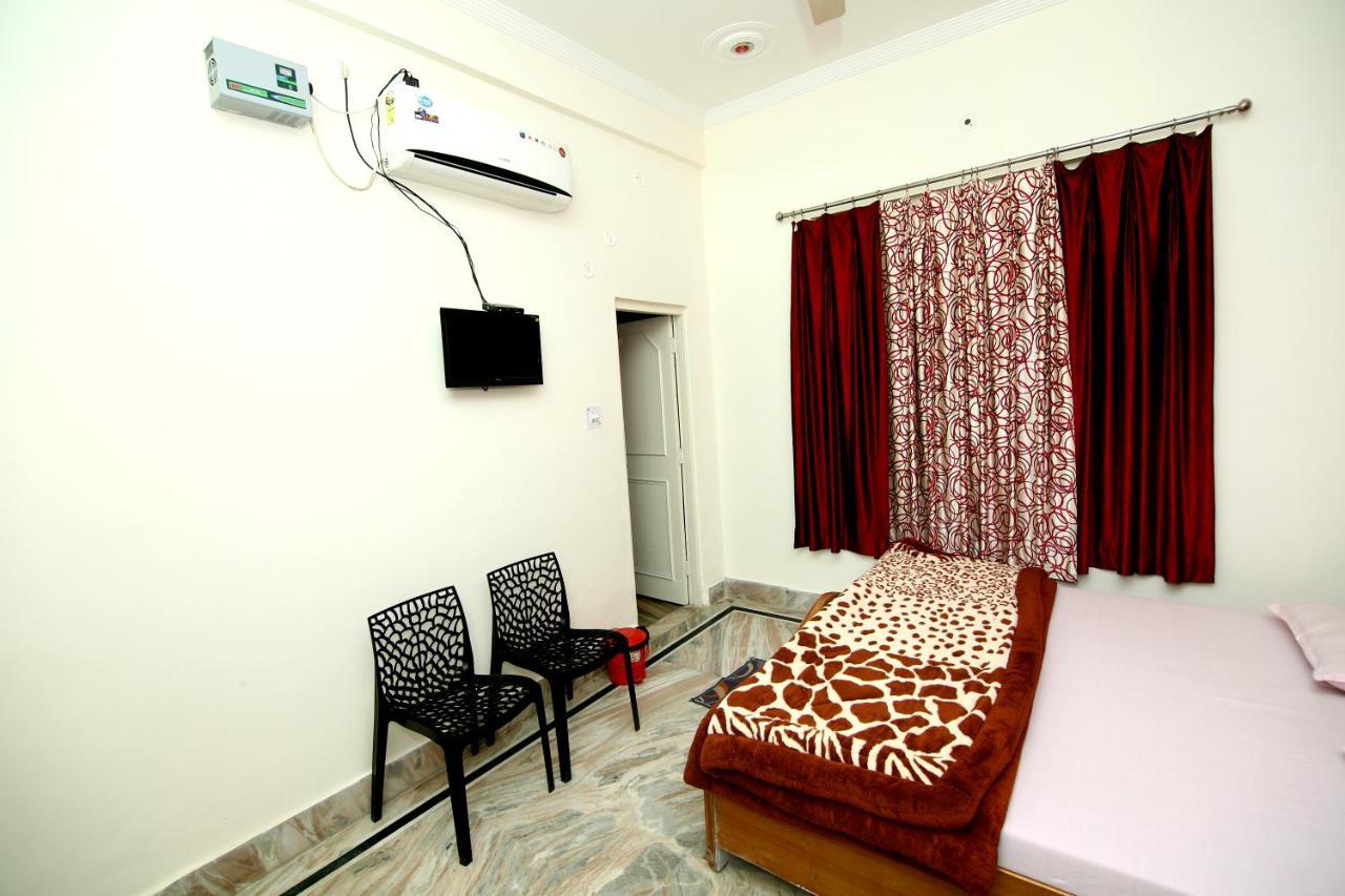 Hotel Madhusudan Rishīkesh Extérieur photo